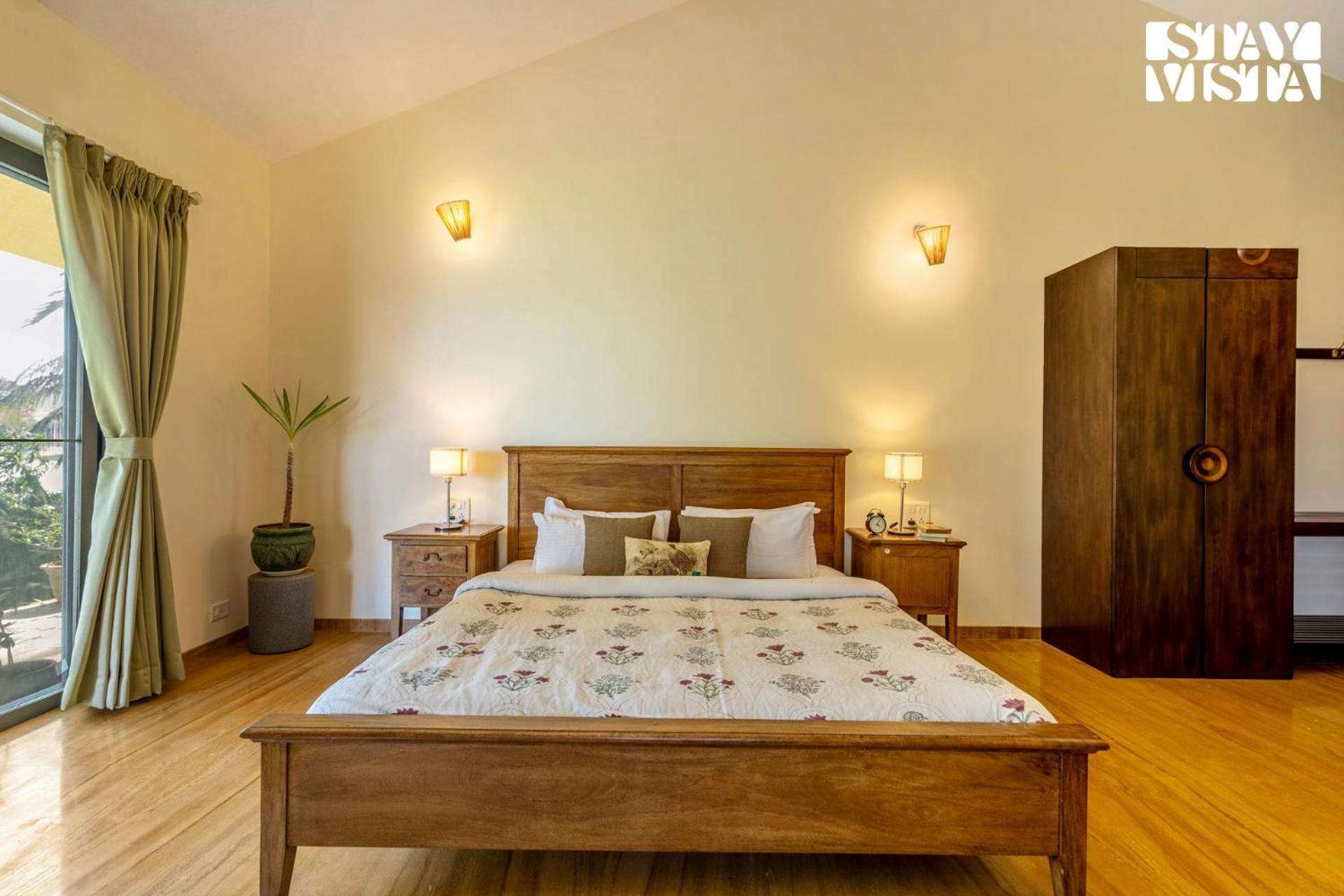 Stayvista At Three Shores With Lake View & Alfresco Dining Khamshet Ngoại thất bức ảnh
