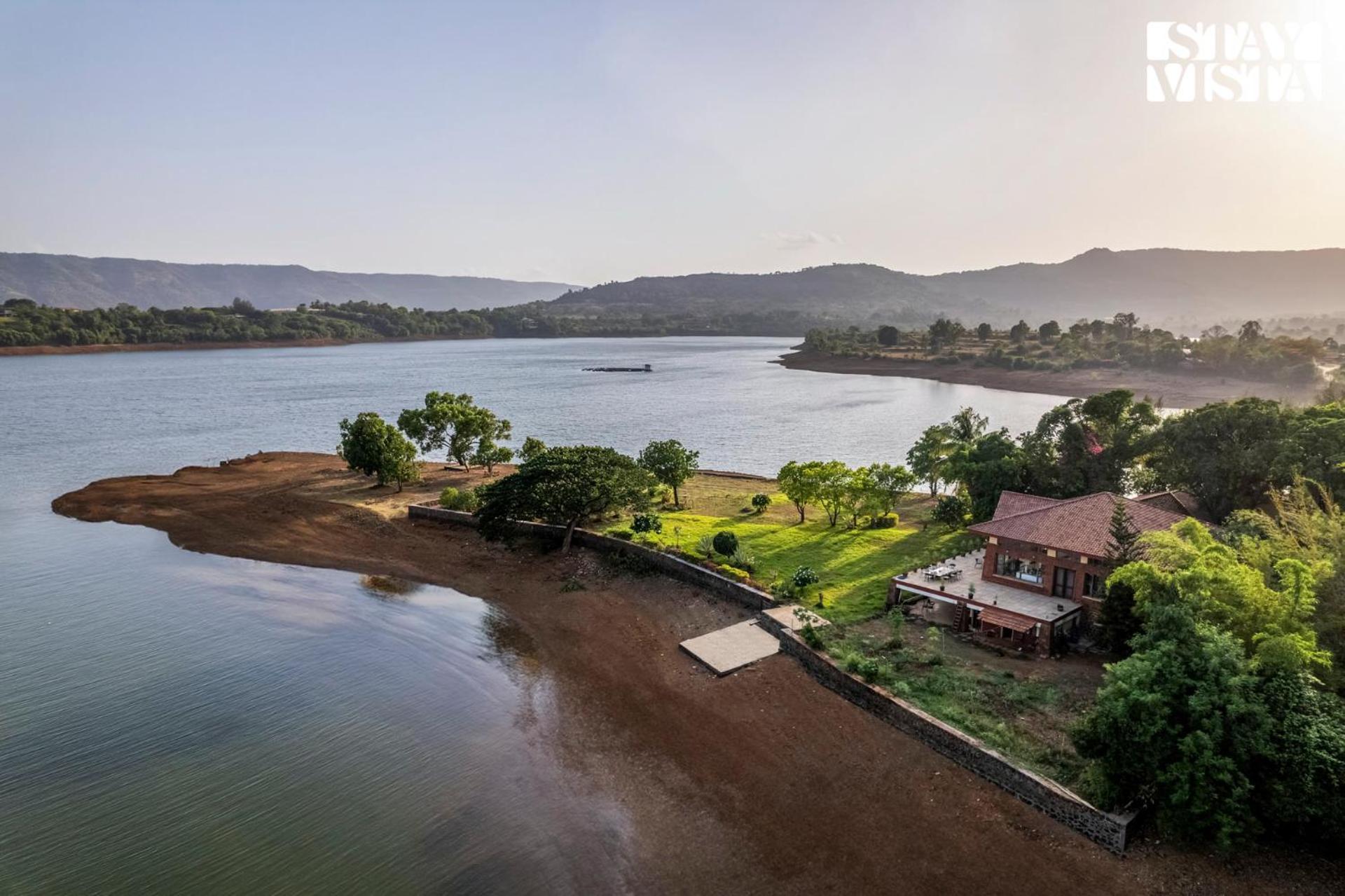 Stayvista At Three Shores With Lake View & Alfresco Dining Khamshet Ngoại thất bức ảnh